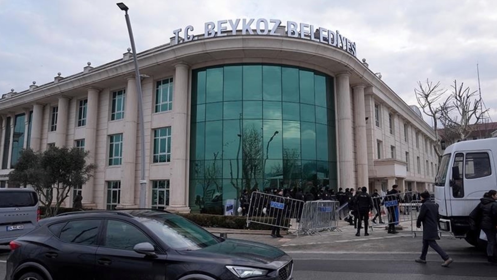 beykoz belediye baskanvekilinden sonra iki meclis uyesi daha istifa etti chp cogunlugu kaybetti UFnHhE4U