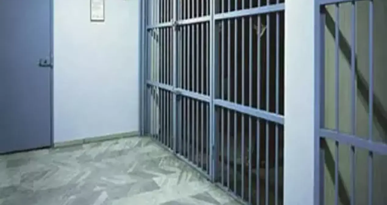 bodrumda uyusturucu kokulu hucrede tutuluyor dv8kPtph