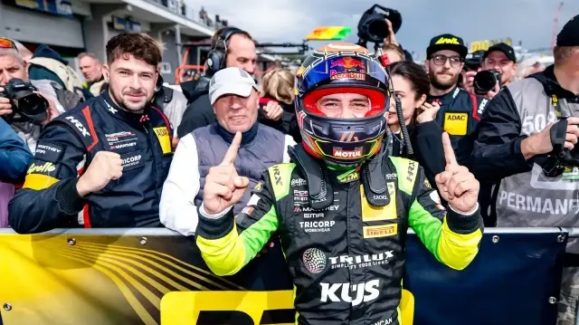 ayhancan guvenden tarihi sampiyonluk 5VWAC5sW