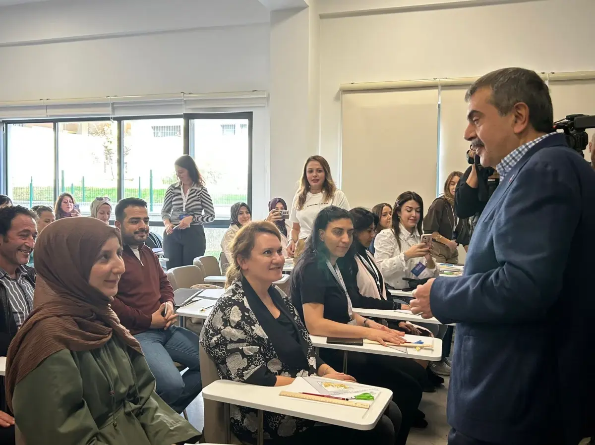 bakan tekin odtude zeka atolyelerini ziyaret etti vDmJQvz8.jpg