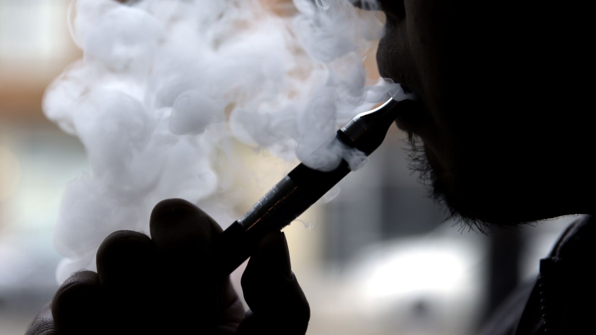 vaping tehlikesi buyuyor elektronik sigara icenler sigara kullanicilarini gecti MiRcfu9w.jpg