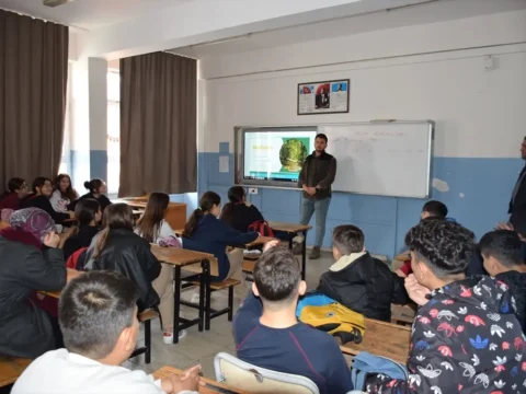 Kilis’te Vatandaşlara Ücretsiz Fidan Dağıtımı Gerçekleşti