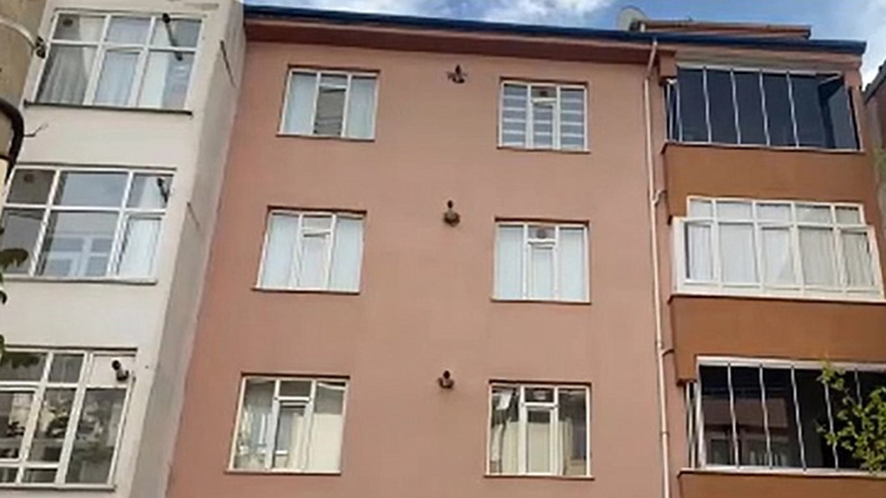 Elazığ’da 5. Kattan Düşen 17 Yaşındaki Genç Kızın Durumu Ciddi