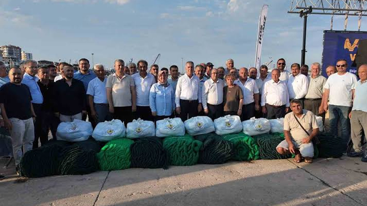 Erdemli’de balıkçılara ekipman desteği